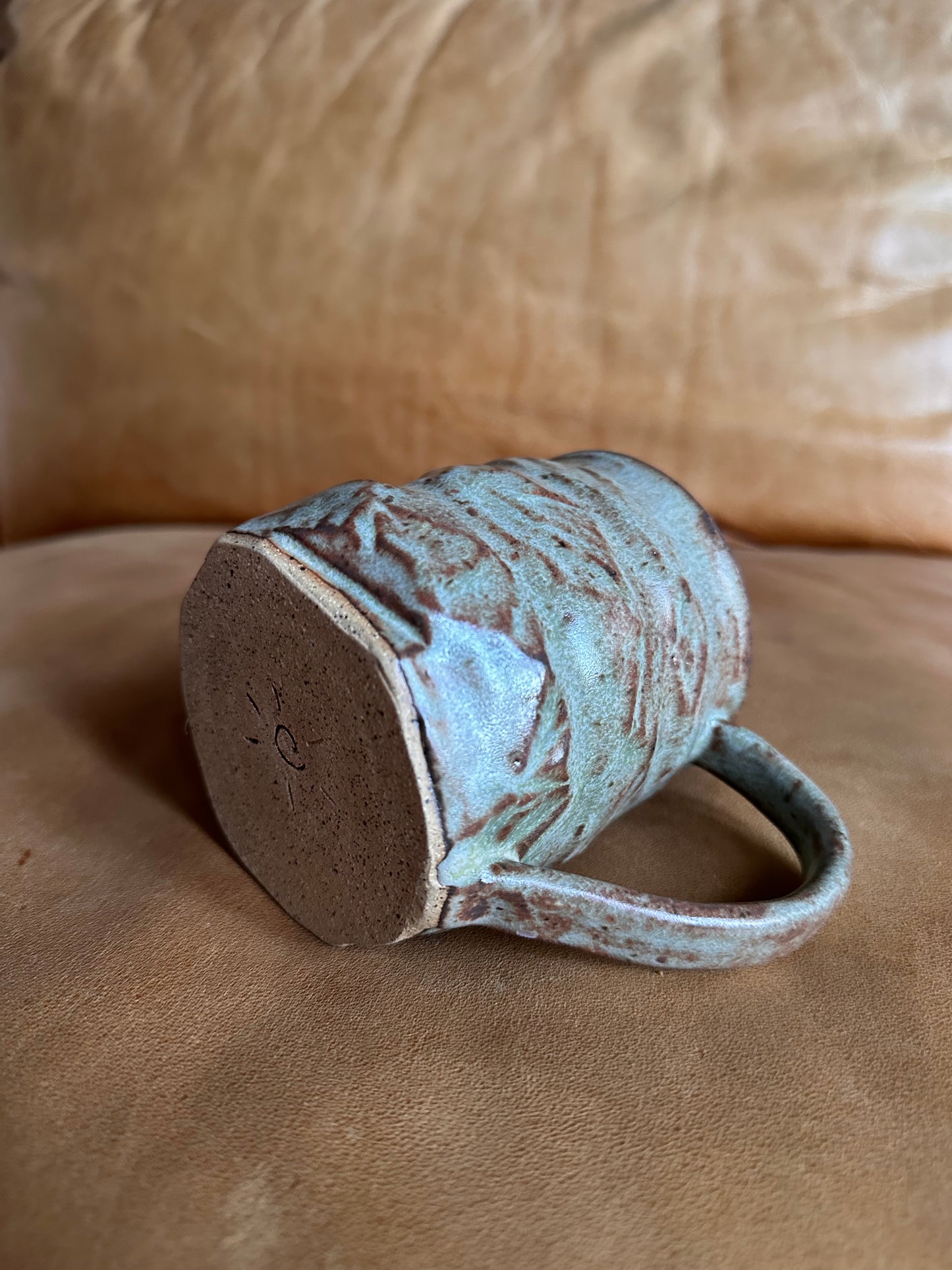 Faceted mug